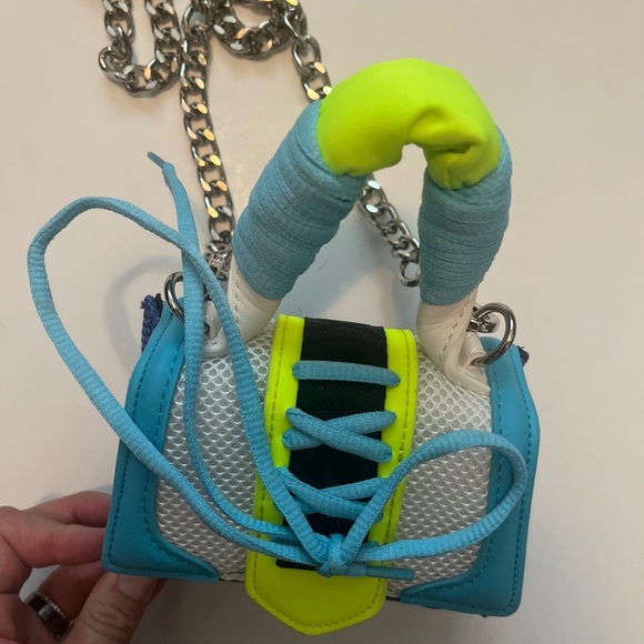 NEW Steve Madden Bdorra Diego Flap Top Crossbody Bag W/Chain Sneakerhead Purse - Picture 5 of 8